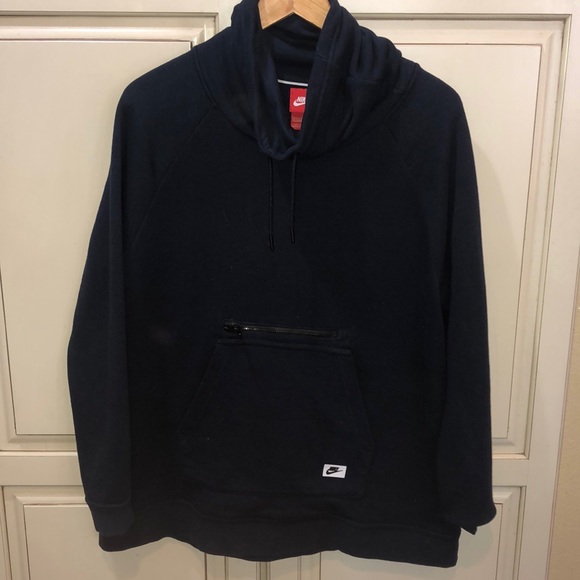 Nike Tops - Nike tech fleece sweatshirt